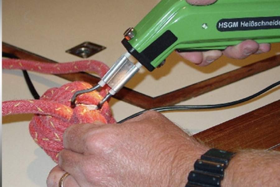 Máy cắt vải bằng nhiệt là gì? Ưu nhược điểm của máy